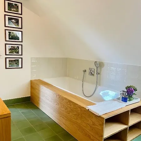 דירה Garden House